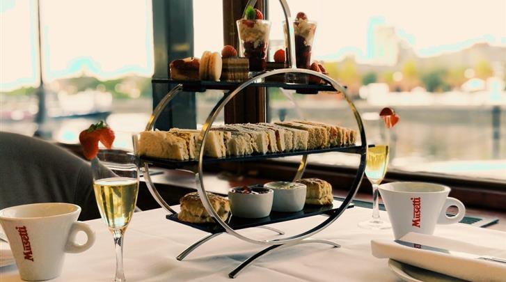 Manchester, Hotel Copthorne Manchester Salford Quays, Afternoon tea