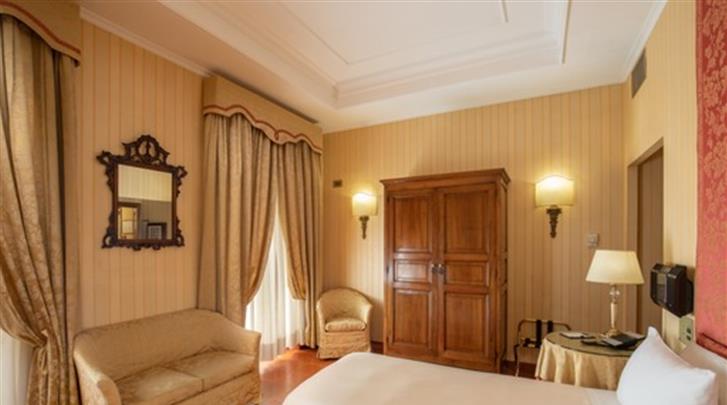 Rome, Hotel Canada, Twin classic room