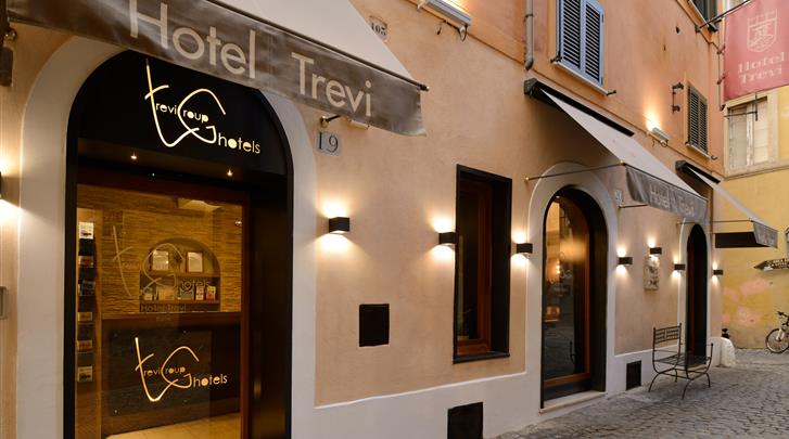 Rome, Hotel Trevi, Façade hotel